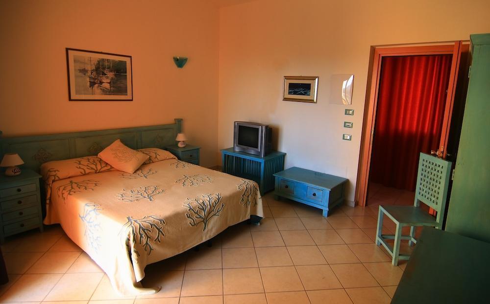 Borgo Saraceno Hotel-Residence Санта-Тереза-Галлура Екстер'єр фото