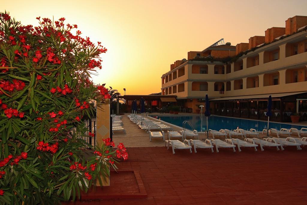 Borgo Saraceno Hotel-Residence Санта-Тереза-Галлура Екстер'єр фото