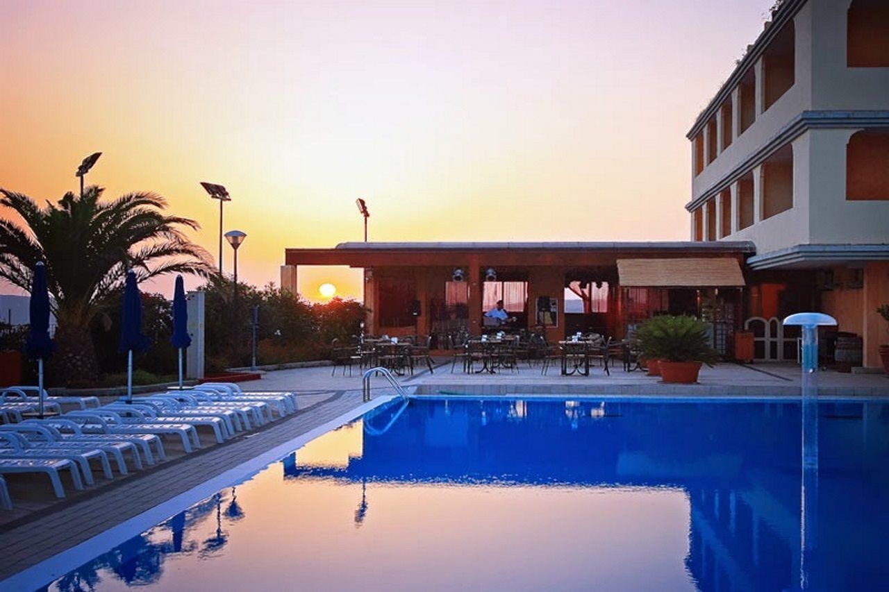 Borgo Saraceno Hotel-Residence Санта-Тереза-Галлура Екстер'єр фото