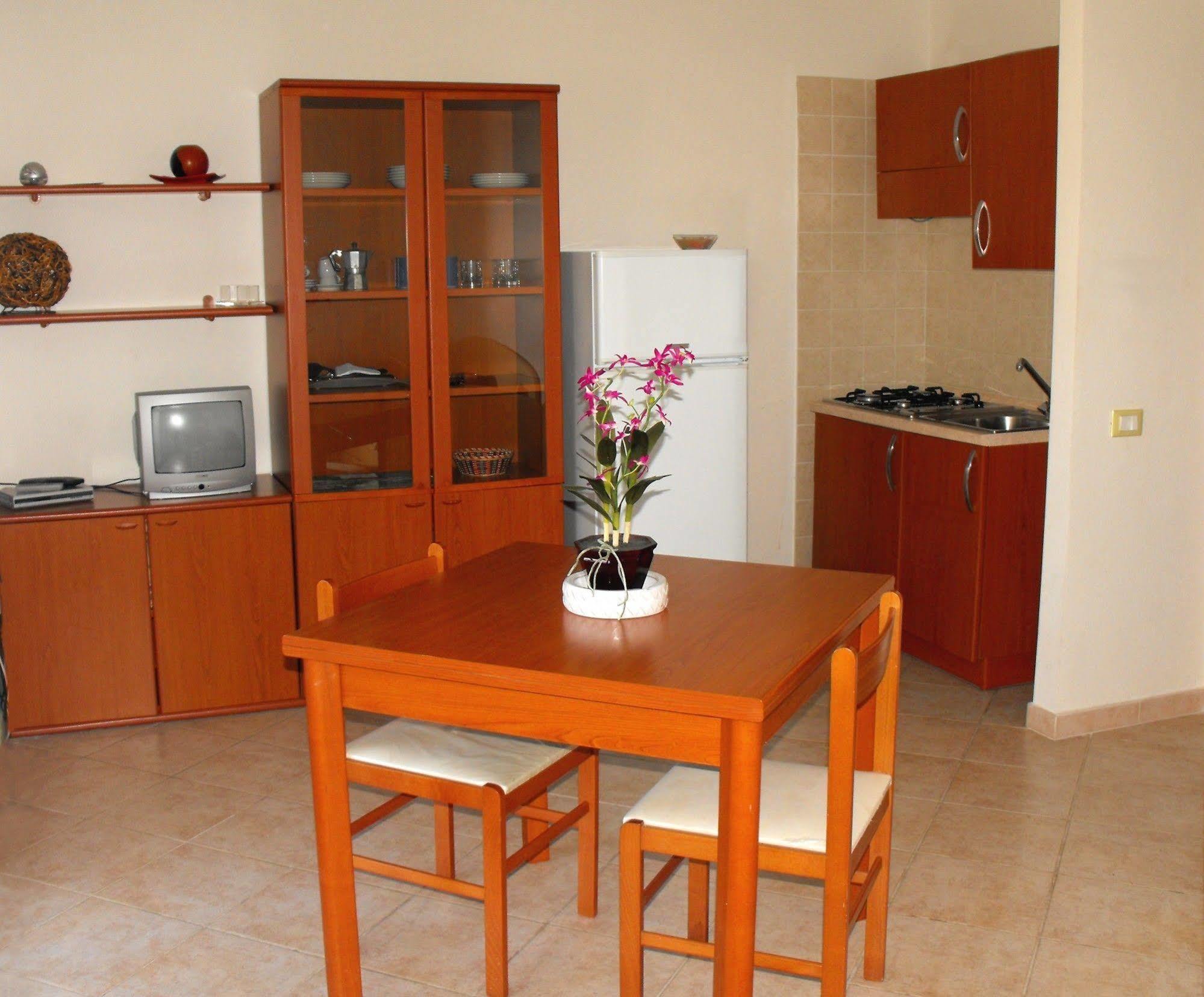 Borgo Saraceno Hotel-Residence Санта-Тереза-Галлура Екстер'єр фото