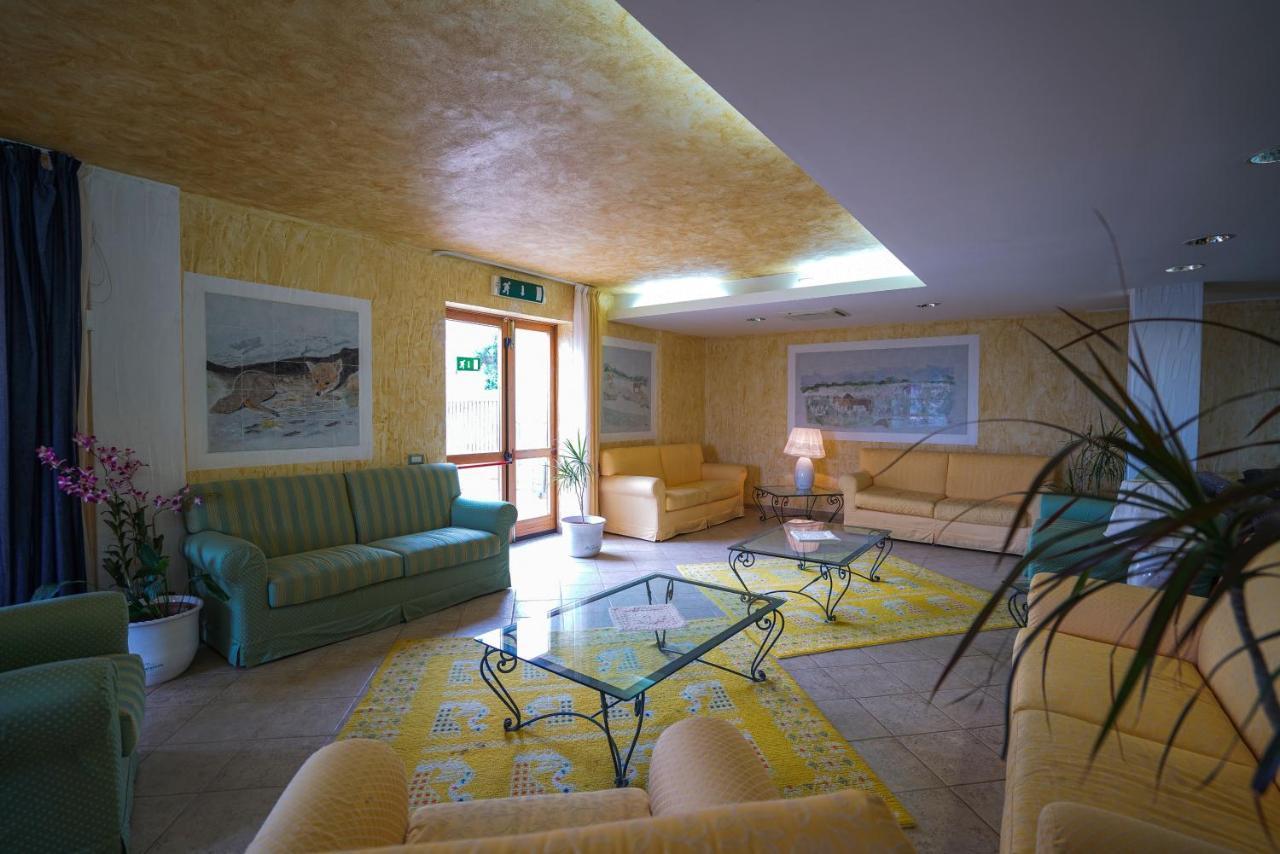 Borgo Saraceno Hotel-Residence Санта-Тереза-Галлура Екстер'єр фото