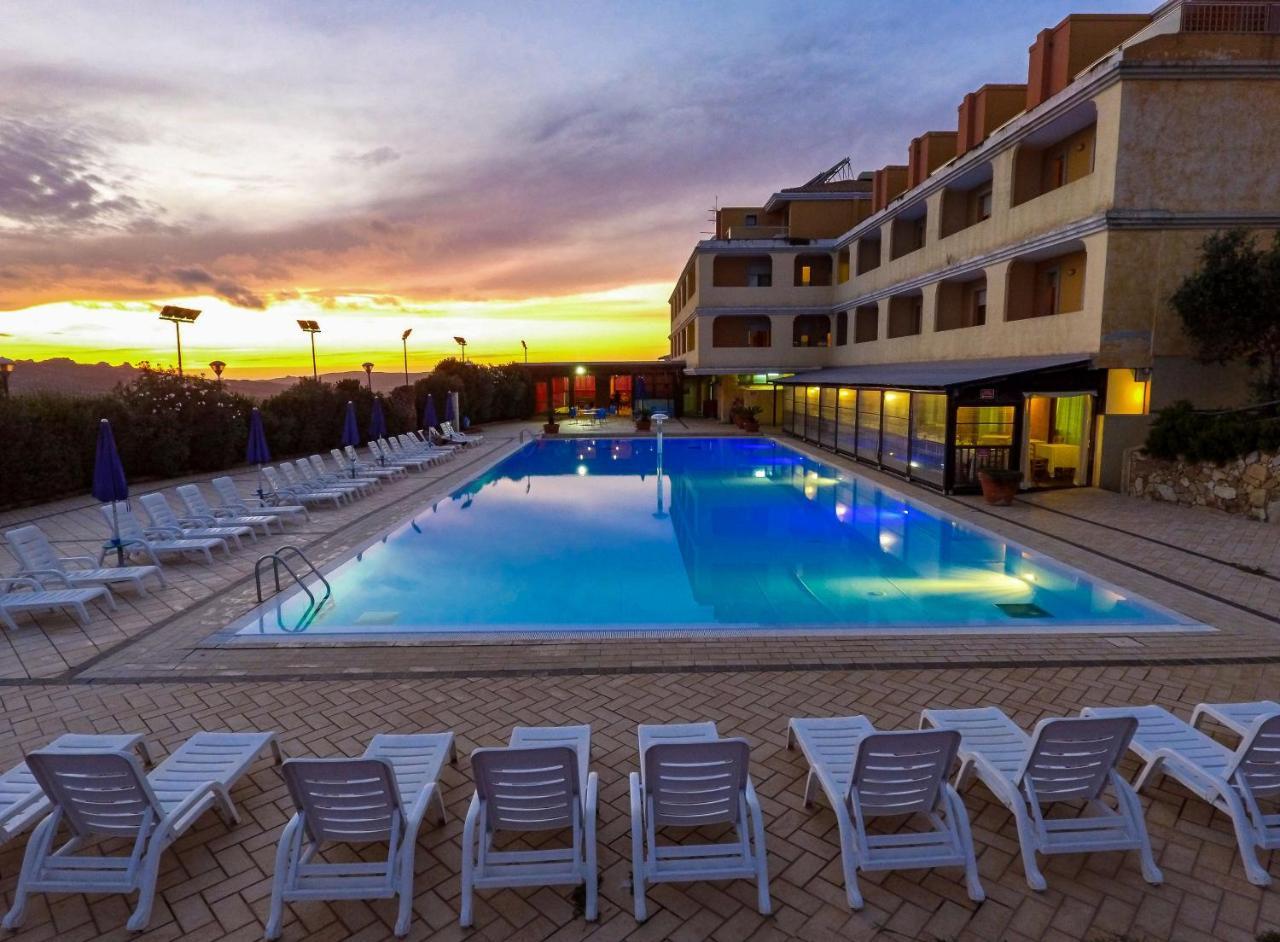 Borgo Saraceno Hotel-Residence Санта-Тереза-Галлура Екстер'єр фото