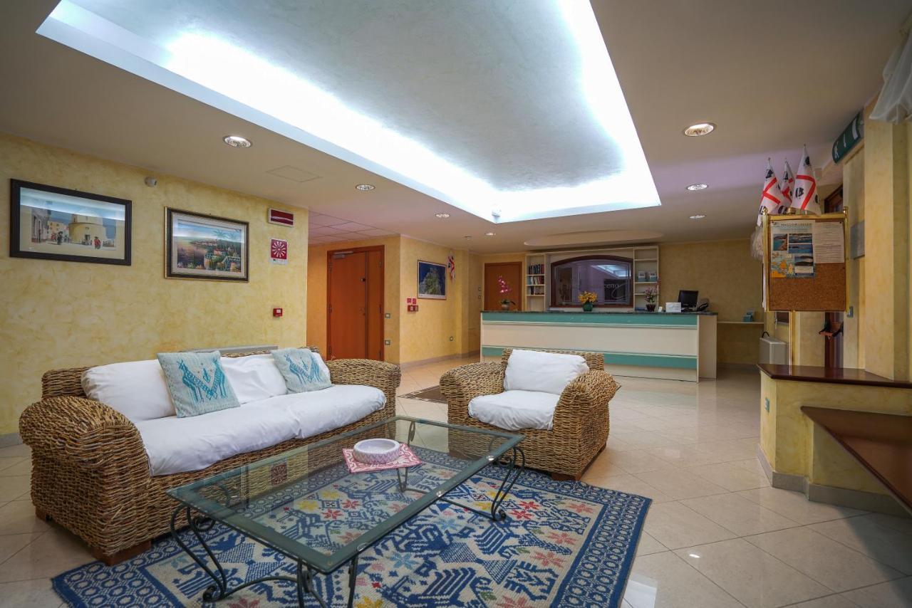Borgo Saraceno Hotel-Residence Санта-Тереза-Галлура Екстер'єр фото