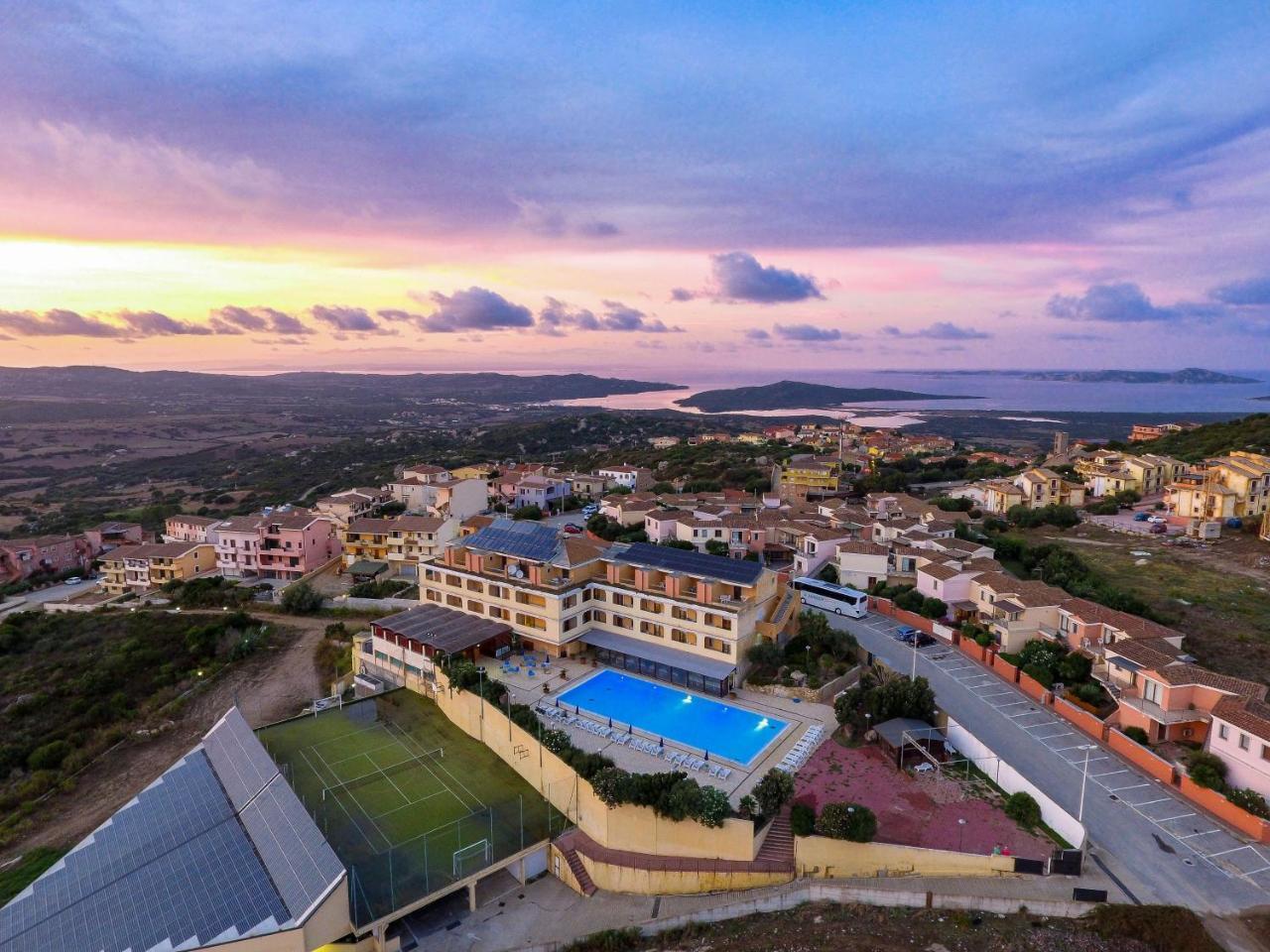 Borgo Saraceno Hotel-Residence Санта-Тереза-Галлура Екстер'єр фото