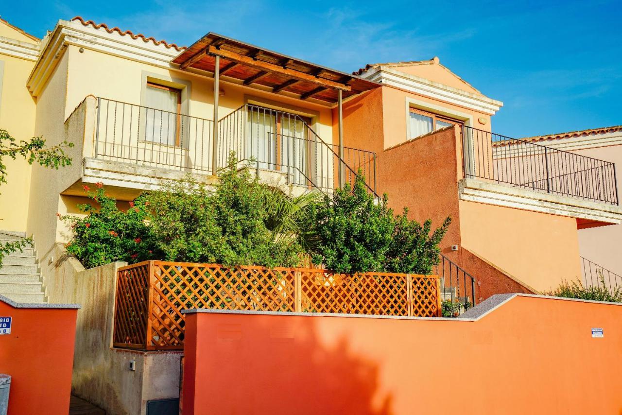 Borgo Saraceno Hotel-Residence Санта-Тереза-Галлура Екстер'єр фото
